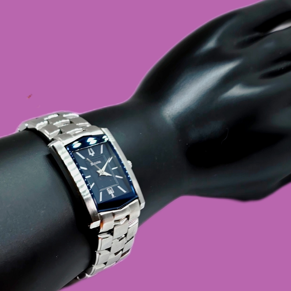 ✨️Bulova✨️ Classic Blue Dial Watch - Picture 3 of 11